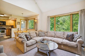 Enjoy this spectacular 2 bedroom 2 bathroom Condo sleeping 6 J5